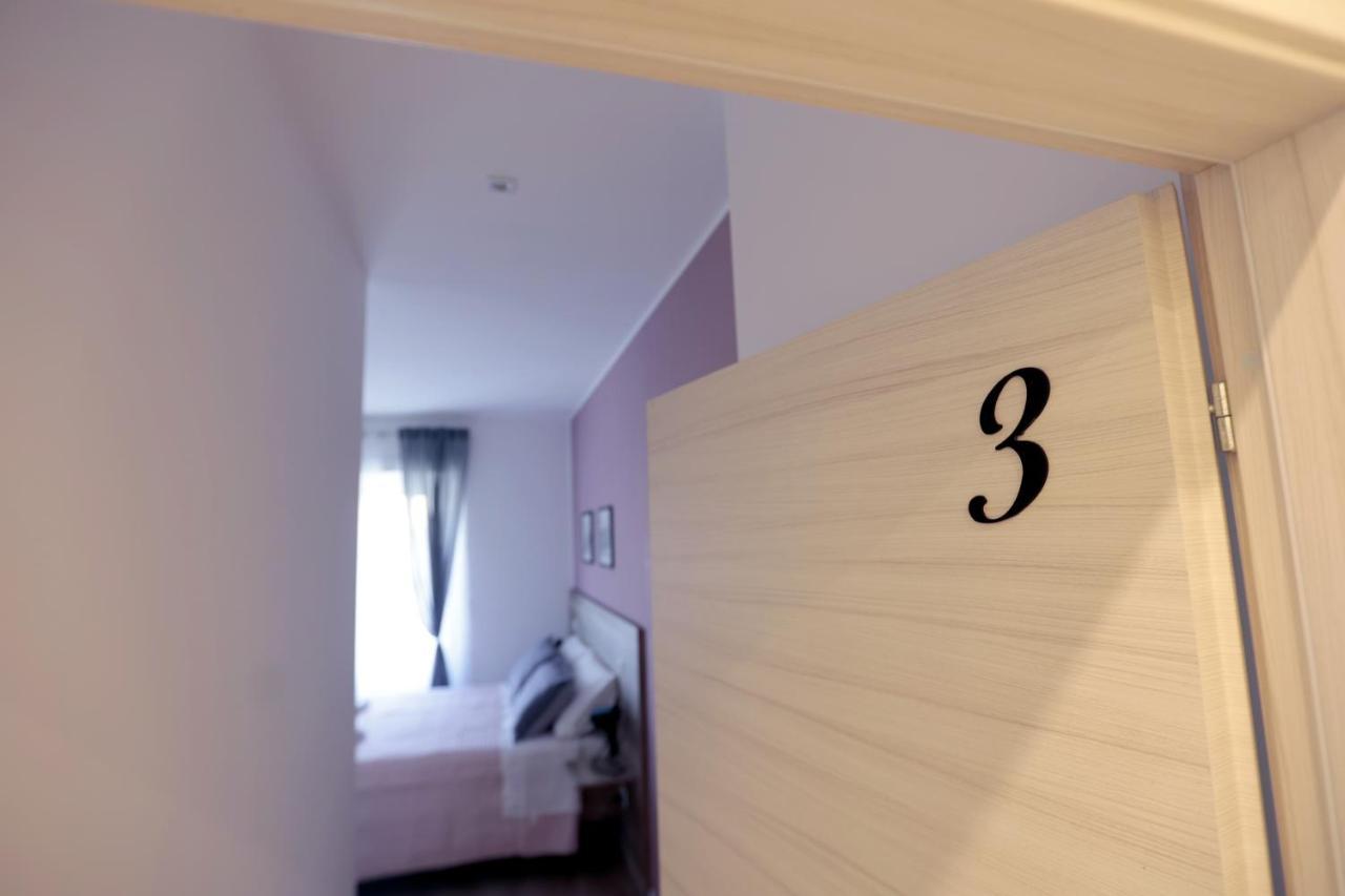 Angio Holiday Rooms Naples Extérieur photo