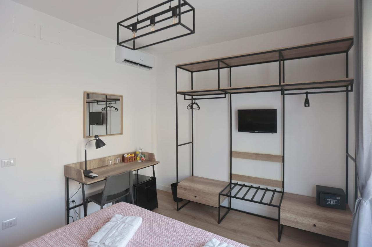 Angio Holiday Rooms Naples Extérieur photo